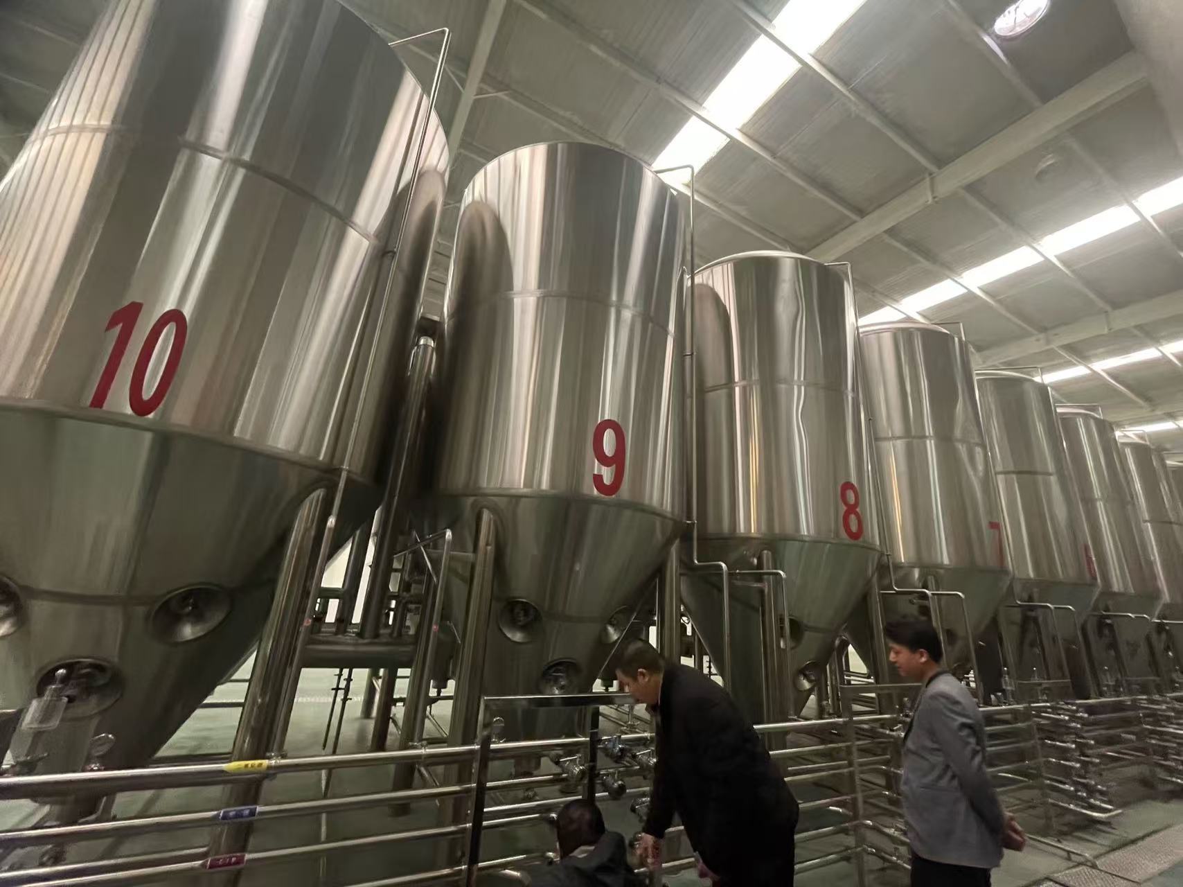 马尔康精酿啤酒设备厂—平面布置、设备设计、制造、调试、培训等一条龙服务